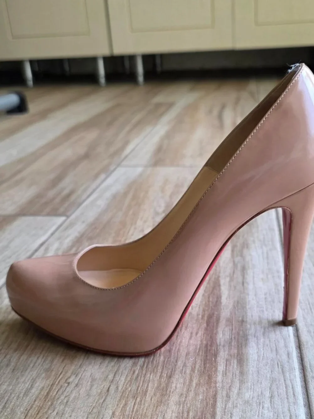 Christian Louboutin Rolando Nude Patent Leather Pumps 39.5